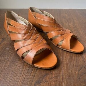 Rangoni Almafi Women’s Cognac Tan Leather Strappy Wedge Sandals SZ 9